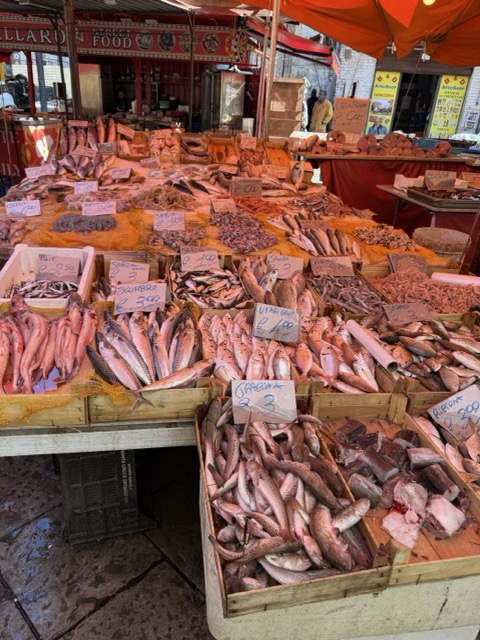 fisk på marknaden Ballarò i Palermo