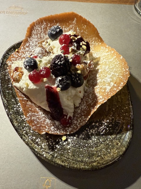 efterrätt med ricotta och bär i Palermo